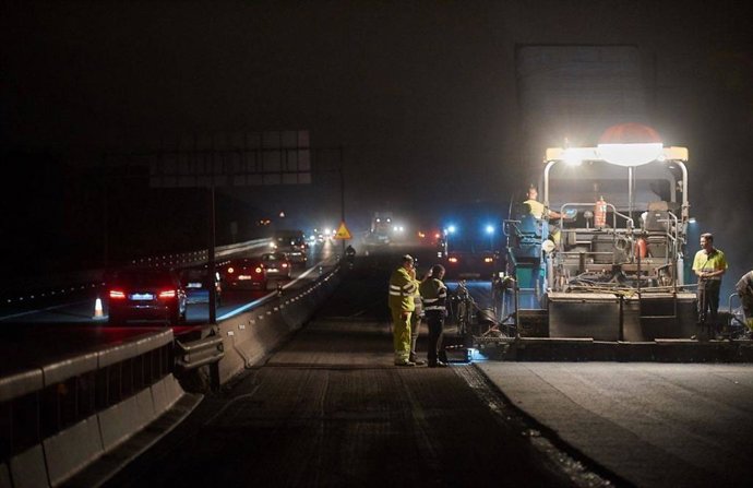 Anuncian cortes nocturnos en la TF-1 este domingo por labores de mejora y rehabilitación del firme de la vía