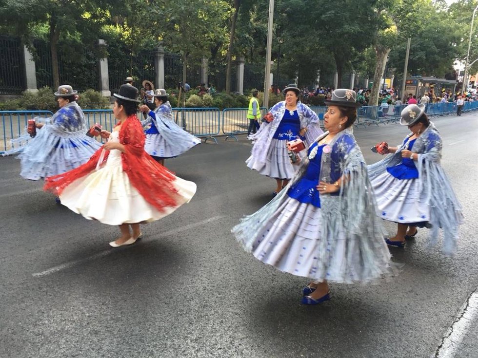 Archivo - Los bolivianos celebran la fiesta de la Virgen de  Urkupiña