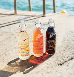 Bodegón de productos de Vermut El Bandarra