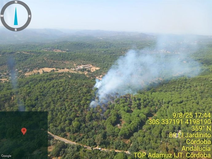 Incendio activo en el paraje El Bañuelo, en Córdoba capital.