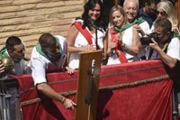 El consejero Octavio López pide disculpas y niega que quisiera "alentar la confrontación" en el chupinazo de Huesca