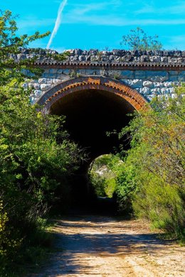 Uno de los túneles que atraviesan la ruta del Tren de los 40 días