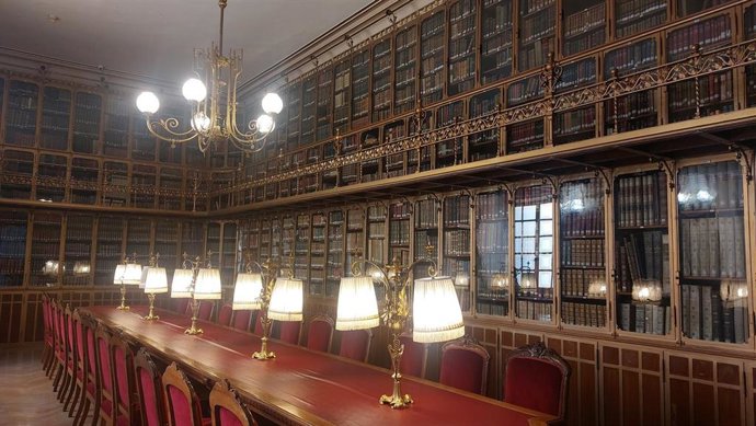 Biblioteca modernista del Palacio de Sástago de Zaragoza.