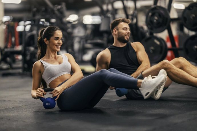 Archivo - Pareja haciendo deporte