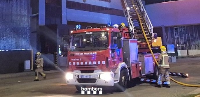 Los bomberos en el lugar del incendio