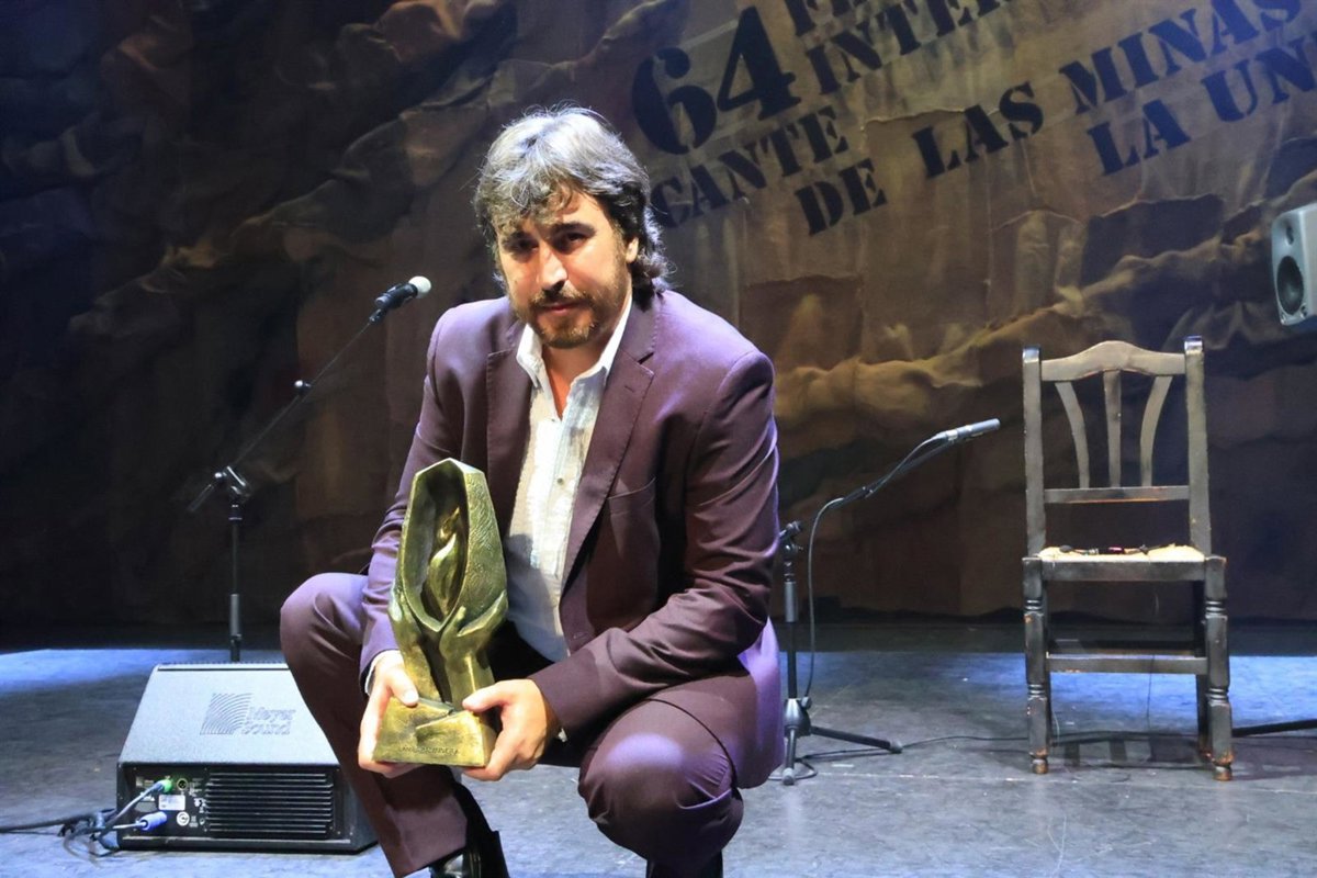 Gregorio Moya se lleva el premio  Lámpara Minera  del Festival Internacional del Cante de las Minas a Ciudad Real