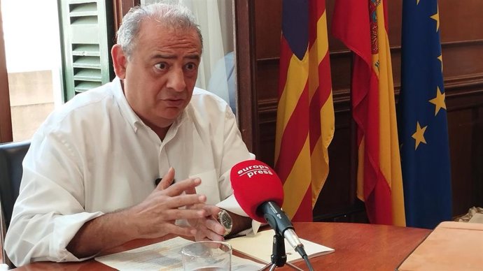 El delegado del Gobierno en Baleares, Alfonso Rodríguez, durante una entrevista con Europa Press en la sede de la Delegación del Gobierno, en Palma, a 5 de agosto de 2025.