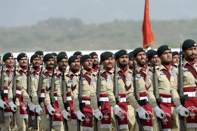 Archivo - Imagen de archivo de un desfile militar del Ejército de Pakistán