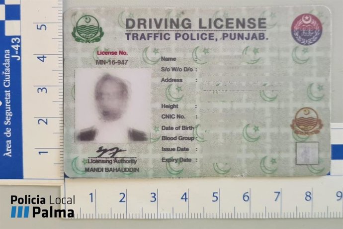 La Policía Local de Palma investiga a un hombre por exhibir un permiso de conducir falso de Pakistán