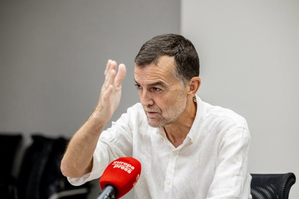 El coordinador federal de IU, Antonio Maíllo, durante una entrevista para Europa Press, a 7 de agosto de 2025, en Madrid (España).