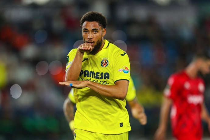 Archivo - Arnaut Danjuma, do Villarreal, comemora um gol durante a partida de futebol da Liga da Conferência da UEFA, disputada entre Villarreal CF e Hapoel Beer-Sheva no Estádio Ciutat Valencia, em 27 de outubro de 2022, em Valencia, Espanha.