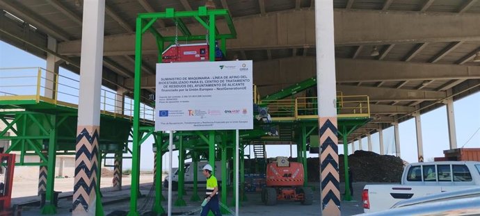 El Ayuntamiento instala una nueva línea para hacer compost a partir del biorresiduo en el Cetra