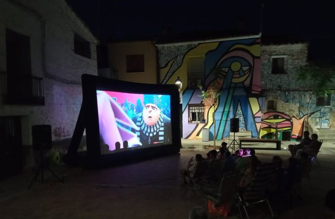 El cine de verano de la Diputación viaja por 53 municipios de menos de 300 habitantes 