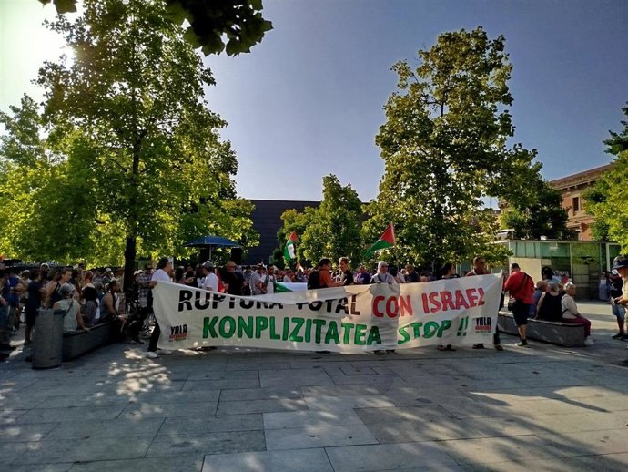 Manifestación convocada por Yala Nafarroa con Palestina para exigir el fin del "genocidio sin parangón" en Gaza