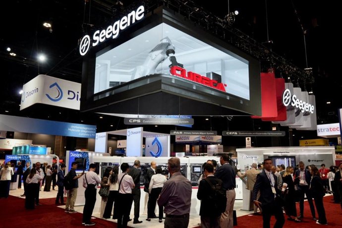 [Photo 1] Seegene Showcased Its Fully Unattended PCR Automation System, CURECA, And Infectious Disease Data Analysis Platform, Stagora, At ADLM 2025 In Chicago, July 29-31, 2025 (Local Time).