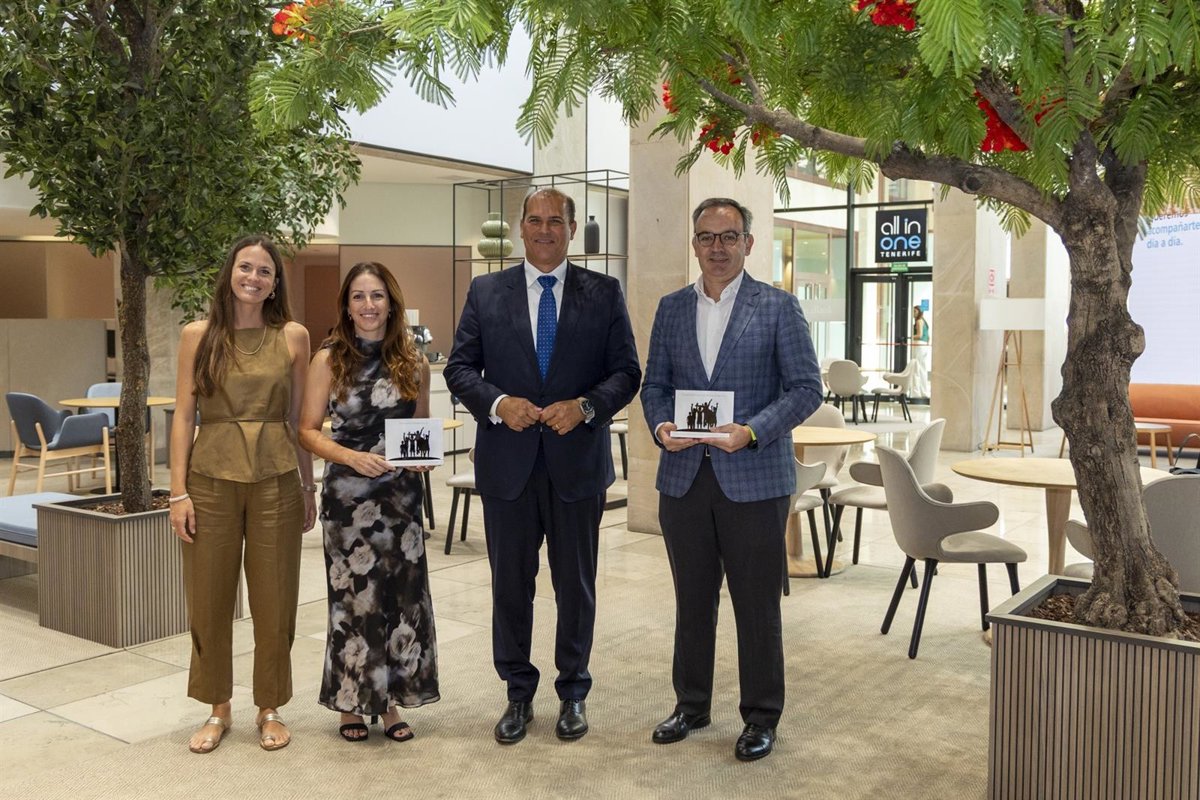 CaixaBank reconoce a dos empresas de Canarias por contribuir a la vacunación de más de 65.000 niños en países africanos