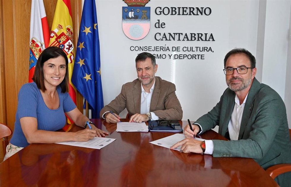 Firma convenio Foro MICE.
