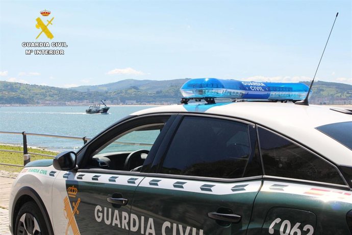 Patrulla en vigilancia en zona turística de costa.