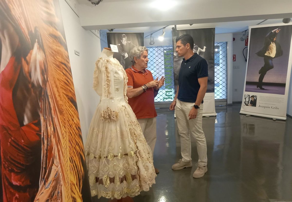 Una exposición abre las puertas del flamenco a la juventud con imágenes y trajes originales que hacen  sentir  el baile