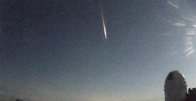 Imagen de la reentrada de la cuarta etapa del Jielong-3 captada por una de las cámaras del Observatorio Astronómico de Calar Alto, en Gérgal (Almería).