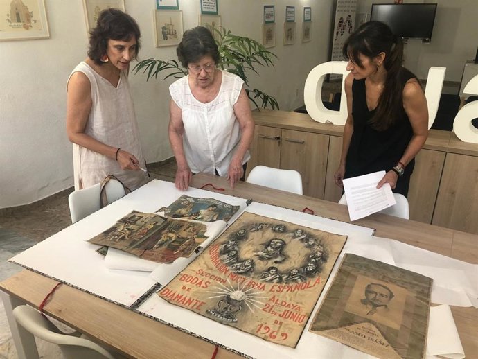 Una familia de Aldaia aporta obra gráfica de la colección de su padre