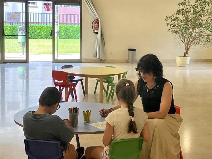 El Ayuntamiento apoya la conciliación de más de 80 familias en dificultad social