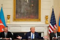 El primer ministro armenio informa a Putin del acuerdo de paz con Azerbaiyán