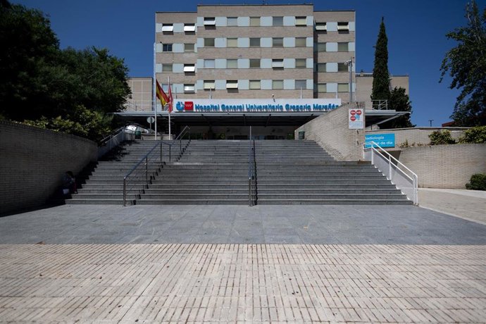 Archivo - Fachada del edificio principal del hospital Gregorio Marañón