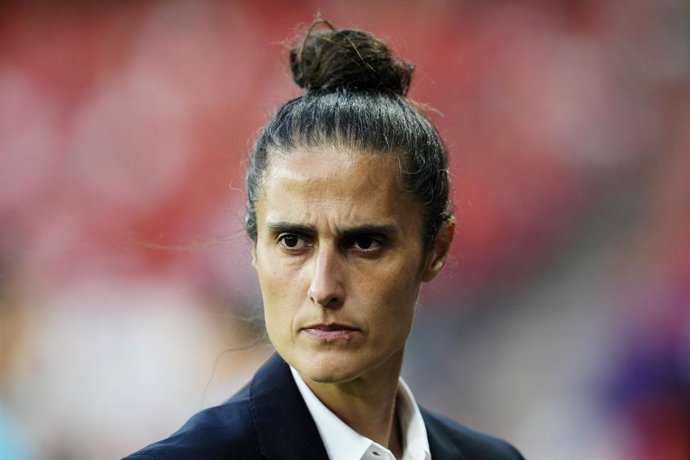 18 July 2025, Switzerland, Bern: Spain manager Montse Tome walks on the touchline during the UEFA Women's Euro 2025 quarter-final soccer match between Spain and Switzerland at Wankdorf Stadium. Photo: Nick Potts/PA Wire/dpa