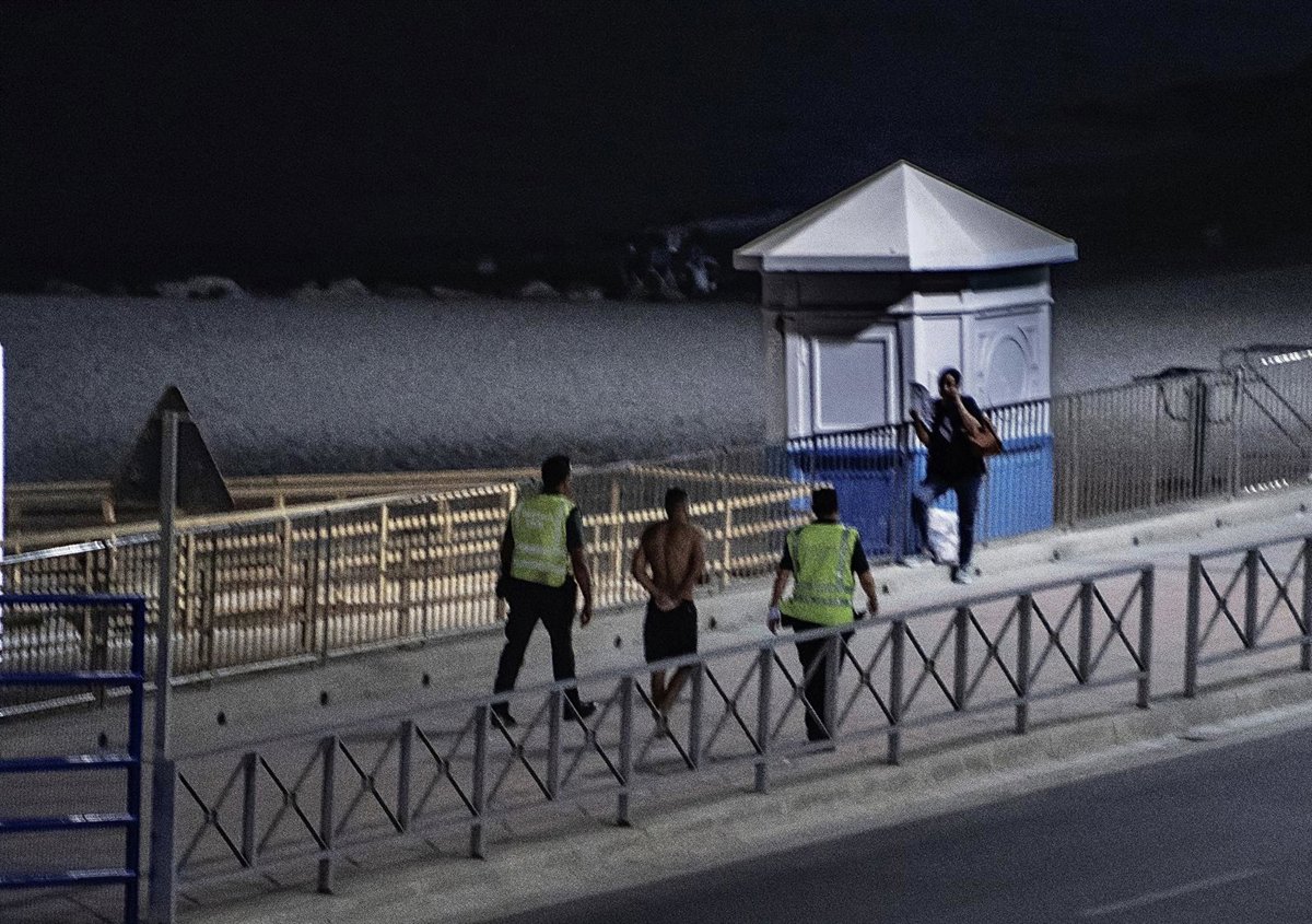 Ceuta acoge a casi 500 menores migrantes tras un fin de semana de fuerte presión migratoria y vigilancia constante