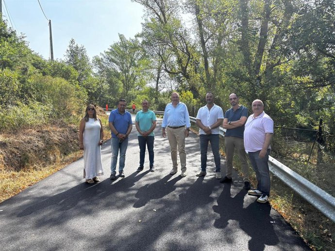 Visita a las obras de mejora del acceso a Santa Olaja de la Varga.