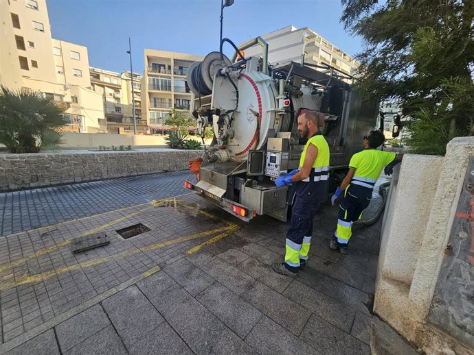 Imagen de la retirada de agua estancada en Calpe