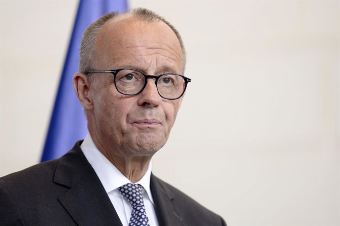 July 29, 2025, Berlin, Berlin, Deutschland: Friedrich Merz beim Empfang des KÃnigs von Jordanien mit militärischen Ehren zu einem gemeinsamen Gespräch mit anschlieÃendem Pressestatement im Bundeskanzleramt. Berlin, 29.07.2025