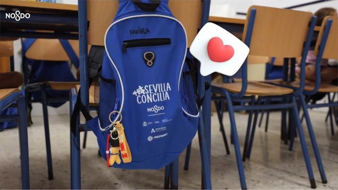 Imagen sacada del video del Ayuntamiento de Sevilla: 'Ampliamos el plazo de solicitud de las mochilas con material escolar gratuitas'