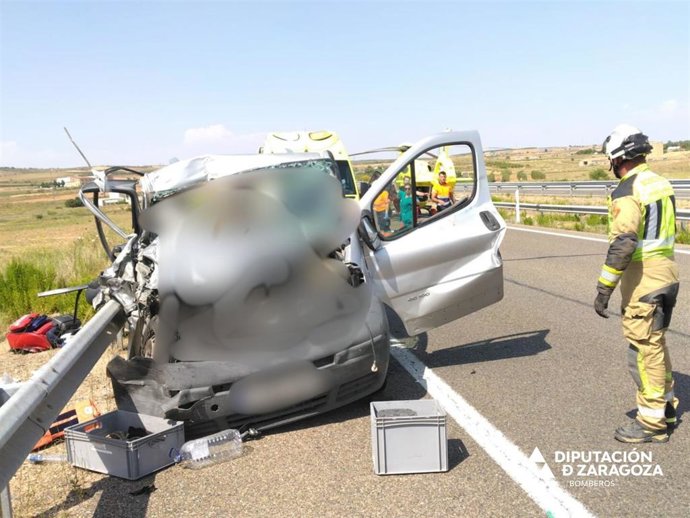 Furgoneta accidentada en la autovía A-23.