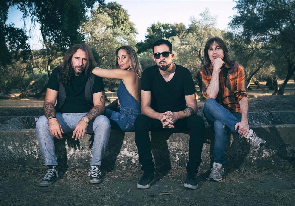 Archivo - Q & The Moonstones, uno de los grupos que actuará en las 'Noches en los Jardines del Real Alcázar'.