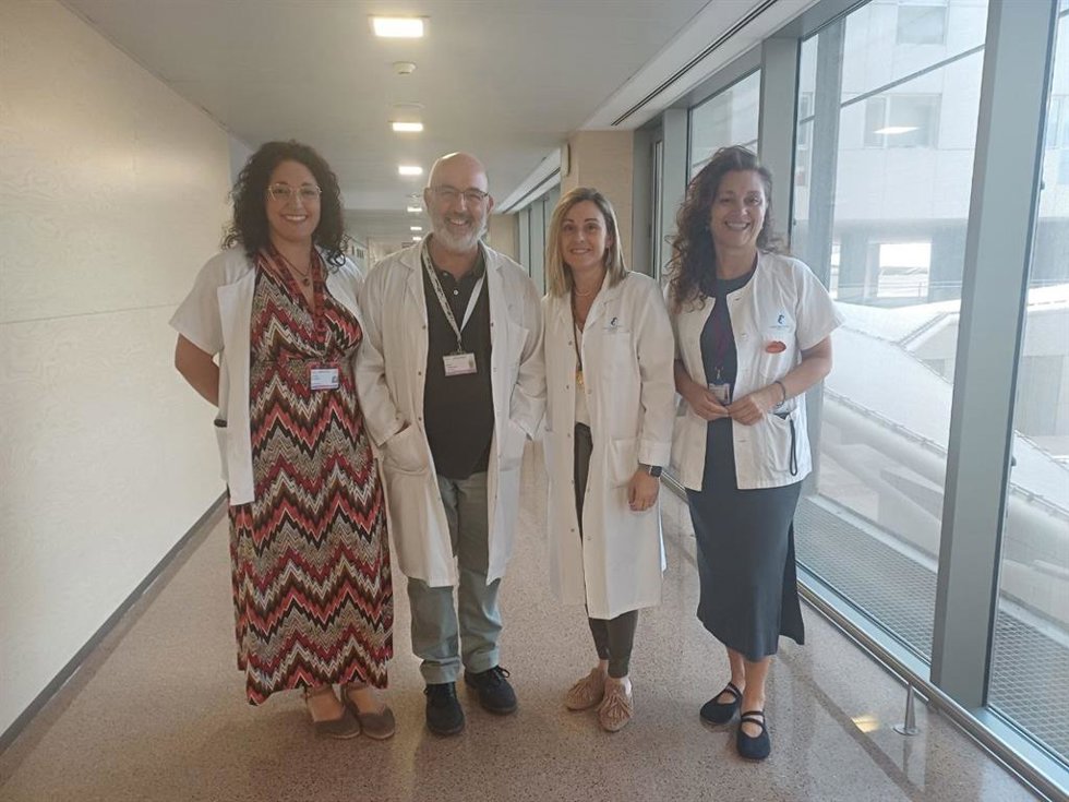 El jefe de sección de Servicios Generales, Aniceto Herrero, junto a la responsable de Calidad, María Dolores Meroño, y los profesionales de la división de Gestión Ana María Díaz y Ana María del Mar Matas