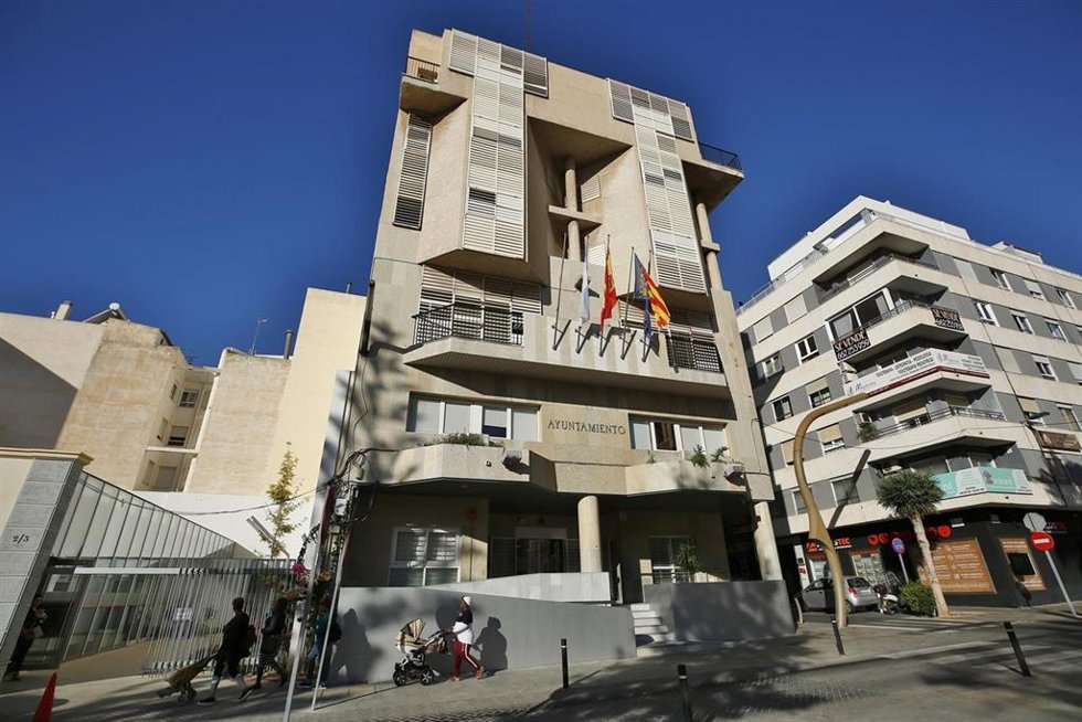 Fachada del Ayuntamiento de Torrevieja