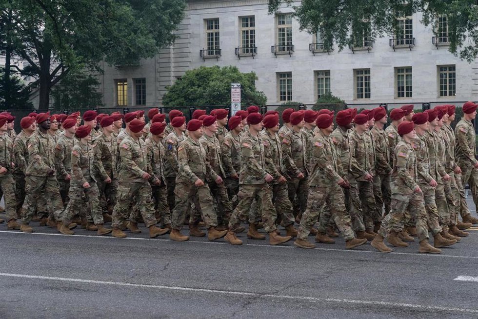 Archivo - Imagen de archivo de un desfile militar en EEUU