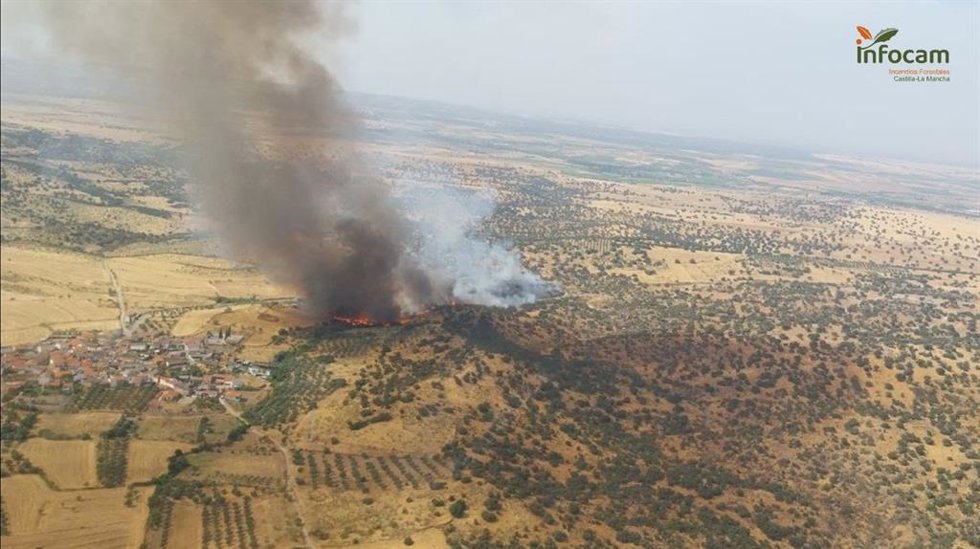 Imagen del incendio en Navalmoralejo (Toledo) 