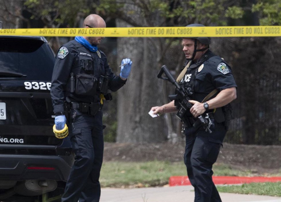 Archivo - Agentes de Policía acuden al lugar de un tiroteo en Austin, Texas, Estados Unidos