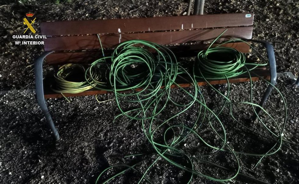 Cable intervenido durante la detención por la Guardia Civil.