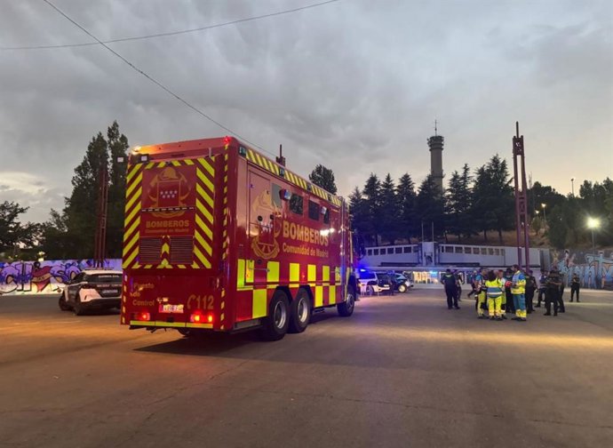 O posto de comando para a intervenção no incêndio de Tres Cantos foi montado no recinto da feira.