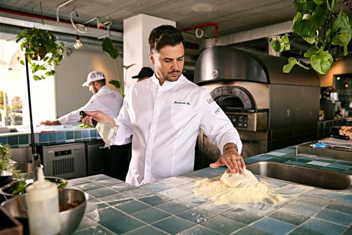 El chef italiano Pier Daniele Seu celebra en el W Ibiza el Ferragosto con sus pizzas