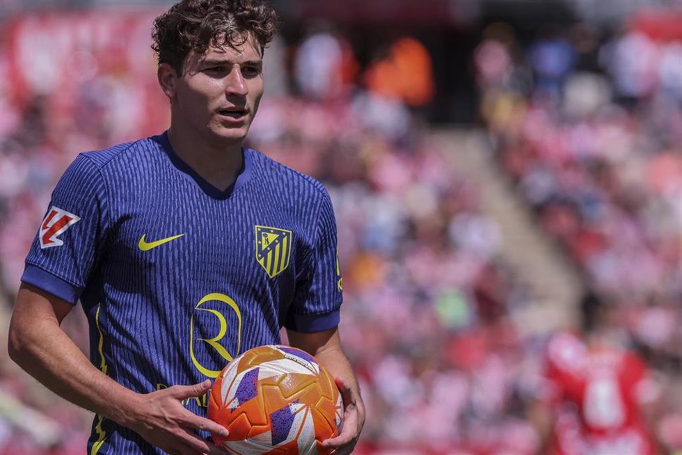 Archivo - Julián Álvarez, en un partido con el Atlético de Madrid.