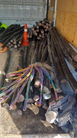 Cableado telefónico recuperado por los Mossos d'Esquadra en Valls (Tarragona)