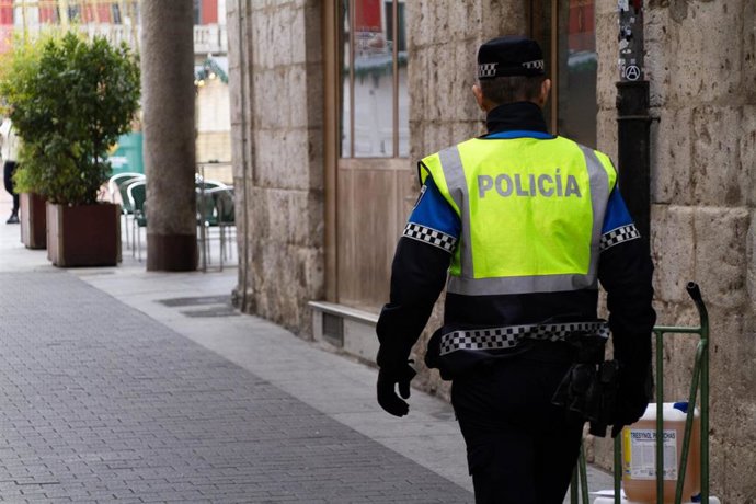 Un agente de la Policía Municipal de Valladolid