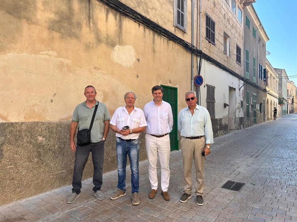 El conseller de Turismo visita las obras de Sant Joan, Petra y Ariany financiadas con 4,5 millones de fondos europeos