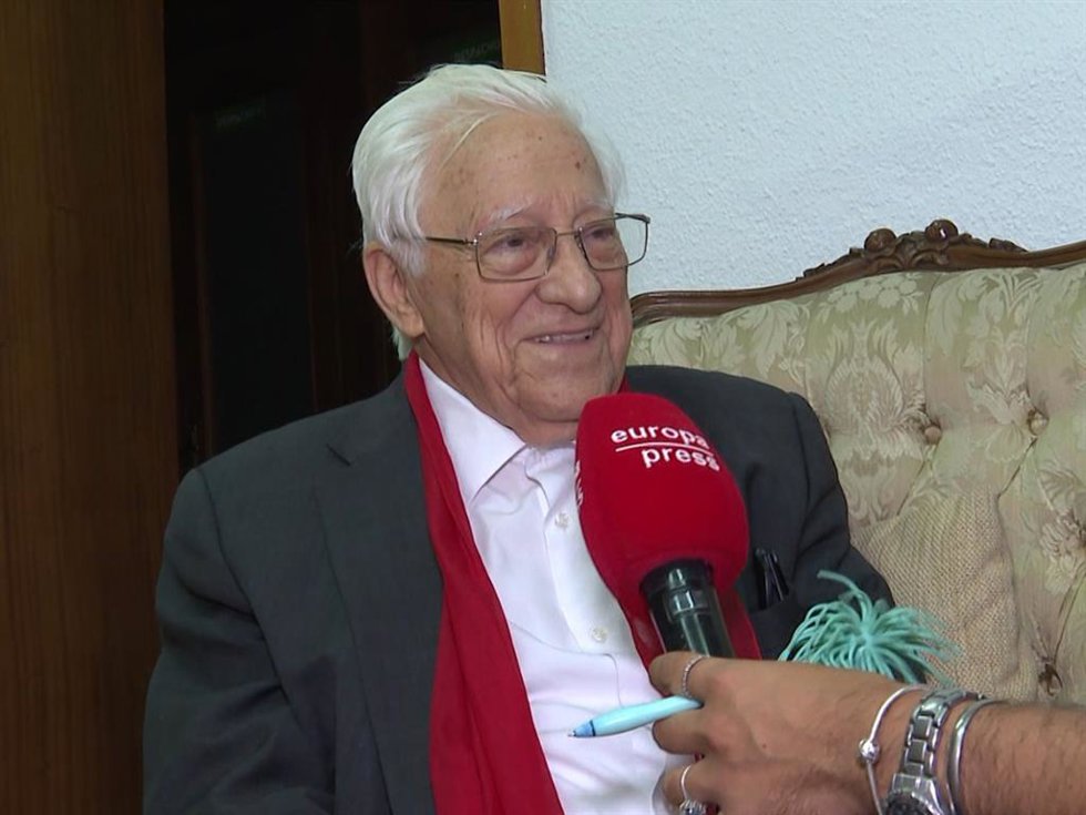 El Padre Ángel confía en Terelu para rescatar un ritual que se está perdiendo