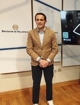 El presidente de la Diputación de Valladolid, Conrado Íscar, censura las últimas críticas realizadas por el ministro Puente sobre los incendios registrados en Castilla y León.